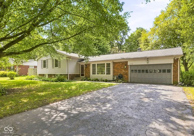 3rd image of 1113 Navajo Trail South Dr, Indianapolis, IN 46260 | MLS# 22117471