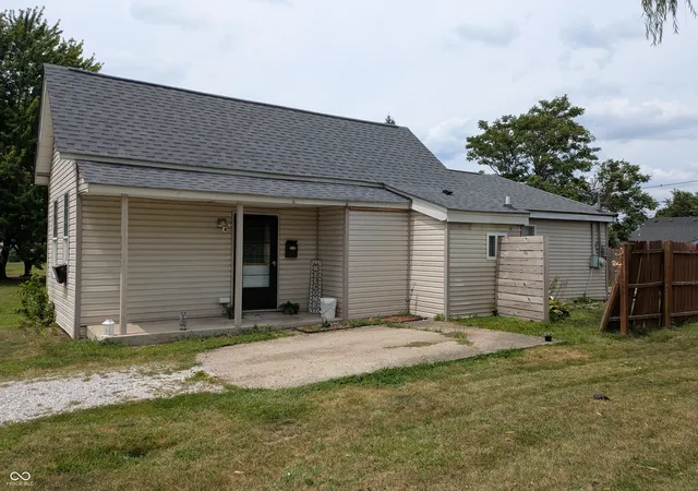 Photo 4 of Single family home for sale at 2226 Martha St, Indianapolis, IN 46221 | MLS# 22117473 | Listing updated on 2026-08-20