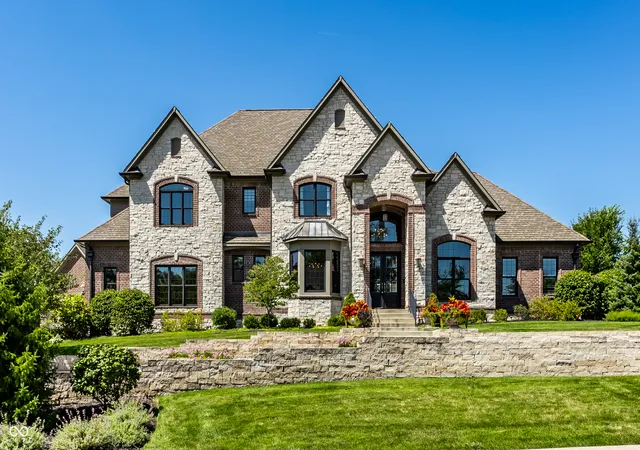 1st image of 6760 Wellington Cir, Zionsville, IN 46077 | MLS# 22117477