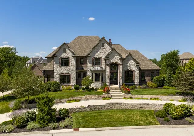 2nd image of 6760 Wellington Cir, Zionsville, IN 46077 | MLS# 22117477
