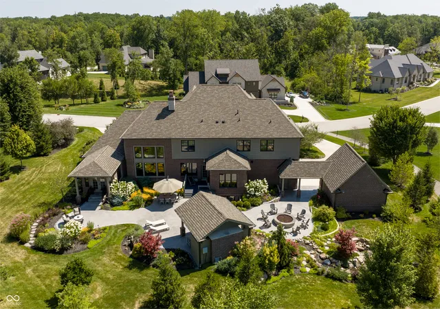 Photo 4 of Single family home for sale at 6760 Wellington Cir, Zionsville, IN 46077 | MLS# 22117477 | Listing updated on 2026-08-01
