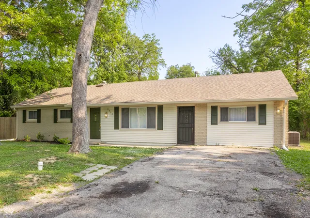 1st image of 2016 W 75th Pl, Indianapolis, IN 46260 | MLS# 22117481