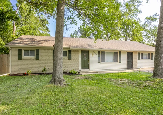 3rd image of 2016 W 75Th Pl, Indianapolis, IN 46260 | MLS# 22117481