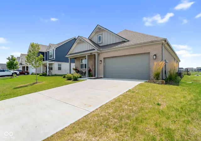 2nd image of 1399 Foxtail Ln, Greenwood, IN 46143 | MLS# 22117493