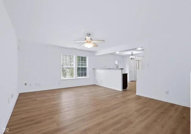 Photo 3 of Single family home for sale at 1500 Pencross Ln, Greenwood, IN 46143 | MLS# 22117523 | Listing updated on 2026-10-08
