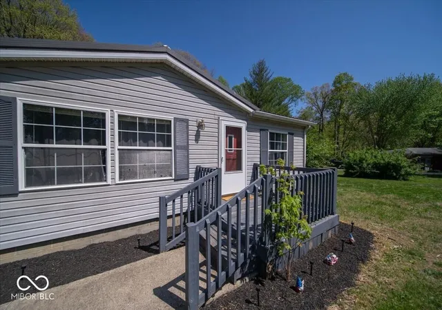 Photo 3 of Single family home for sale at 8550 N State Hwy 7, Commiskey, IN | MLS# 22117536 | Listing updated on 2026-09-23