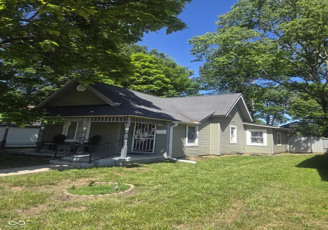 Photo 2 of Sale Pending at 3441 N Graceland Dr, Indianapolis, IN 46208 | MLS# 22117541 | Listing updated on 2026-09-03