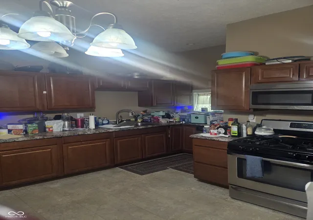Photo 4 of Sale Pending at 3441 N Graceland Dr, Indianapolis, IN 46208 | MLS# 22117541 | Listing updated on 2026-09-03
