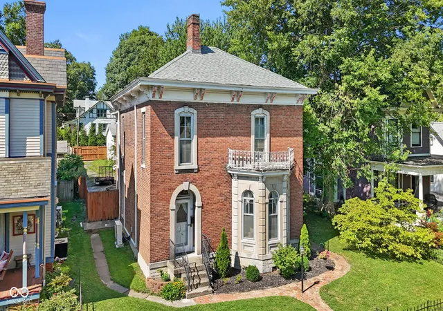 Photo 3 of Single family home for sale at 18 Martin Pl, Franklin, IN 46131 | MLS# 22117544 | Listing updated on 2026-10-06