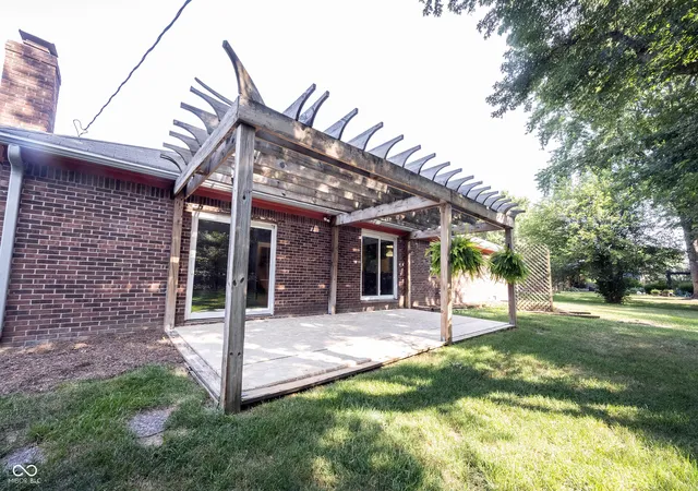 2nd image of 111 Abner Creek Pkwy, Avon, IN 46123 | MLS# 22117545