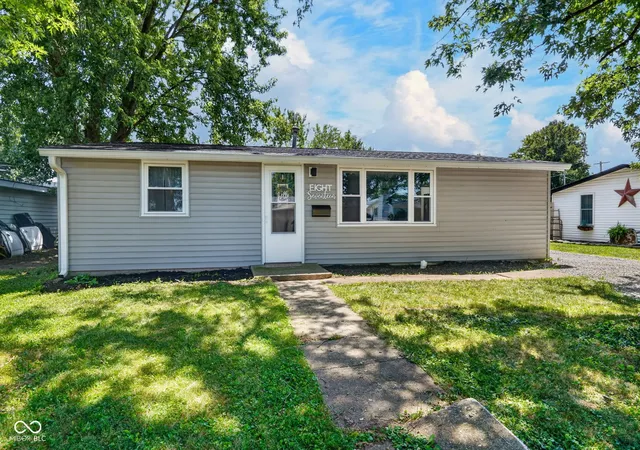 Photo 3 of Sale Pending at 817 Dicks St, Lebanon, IN 46052 | MLS# 22117548 | Listing updated on 2026-08-11