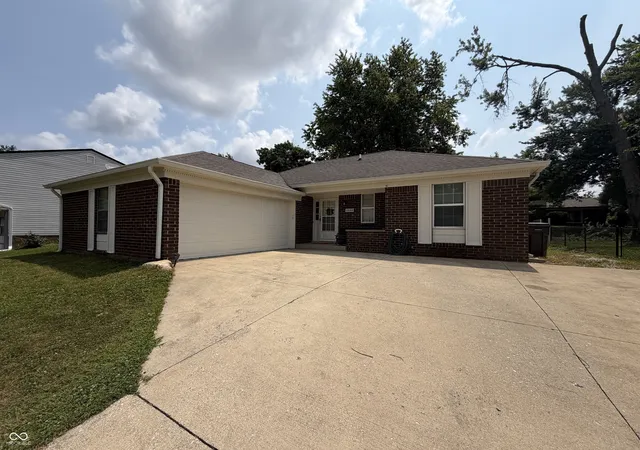 Photo 2 of Sale Pending at 5509 Sleet Dr, Indianapolis, IN 46237 | MLS# 22117558 | Listing updated on 2026-08-27