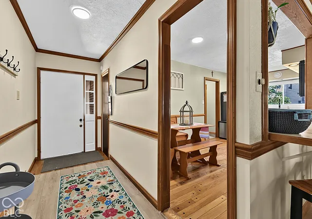 Photo 3 of Single family home for sale at 5509 Sleet Dr, Indianapolis, IN 46237 | MLS# 22117558 | Listing updated on 2026-10-11