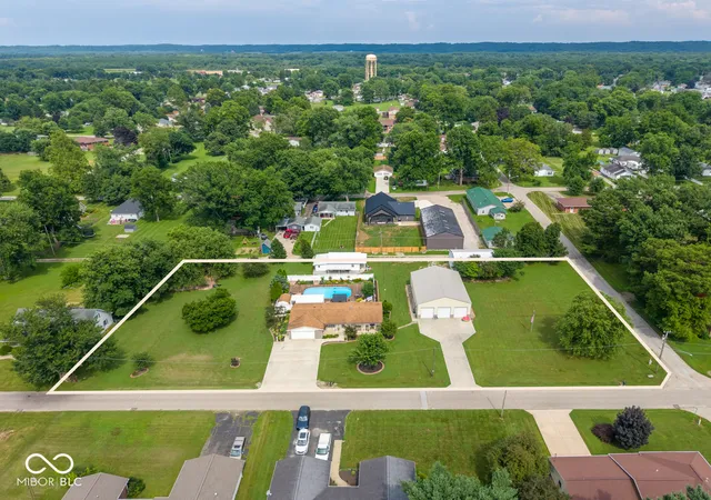 Photo 1 of Single family home for sale at 658 S Fulton St, Clinton, IN 47842 | MLS# 22117566 | Listing updated on 2026-07-31