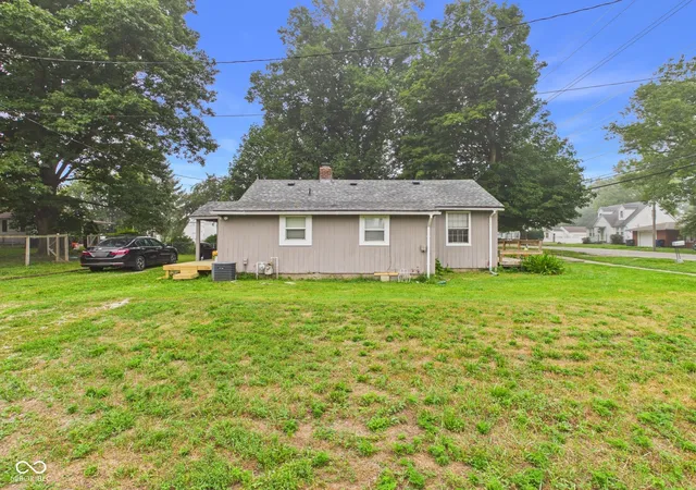 2nd image of 2611 E 10th St, Anderson, IN 46012 | MLS# 22117581