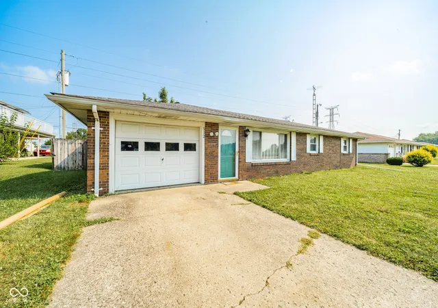 3rd image of 512 E County Road 300 S, New Castle, IN 47362 | MLS# 22117586