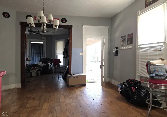 Photo 3 of Single family home for sale at 307 W Locust St, Shelbyville, IN 46176 | MLS# 22117588 | Listing updated on 2026-08-25