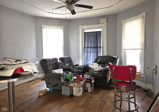 Photo 4 of Single family home for sale at 307 W Locust St, Shelbyville, IN 46176 | MLS# 22117588 | Listing updated on 2026-08-25