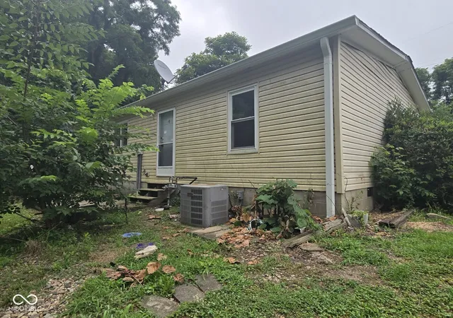 Photo 3 of Manufactured home for sale at 4002 Keegan Rd, West Terre Haute, IN 47885 | MLS# 22117589 | Listing updated on 2026-07-31