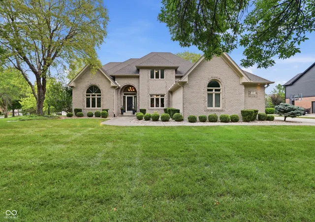 Photo 3 of Sale Pending at 3750 Eagle Crst Ct, Greenwood, IN 46143 | MLS# 22117591 | Listing updated on 2026-09-24
