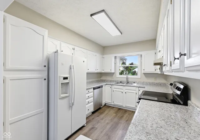 2nd image of 5304 Caring Cvs, Indianapolis, IN 46268 | MLS# 22117598