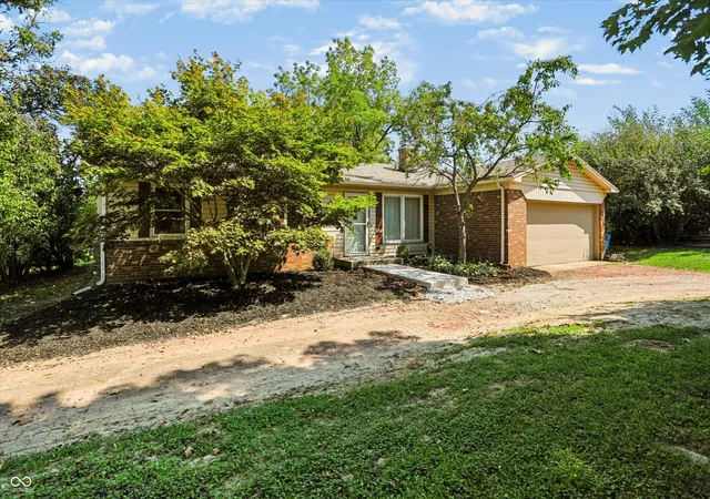Photo 1 of Sale Pending at 23271 Dunbar Rd, Sheridan, IN 46069 | MLS# 22117608 | Listing updated on 2026-09-19