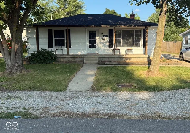 1st image of 421 Union St, Hope, IN 47246 | MLS# 22117610