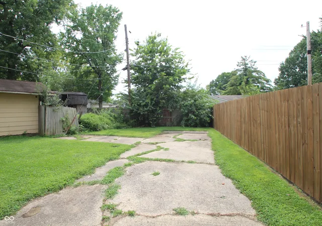 6th image of 3160 Thayer St, Indianapolis, IN 46222 | MLS# 22117628