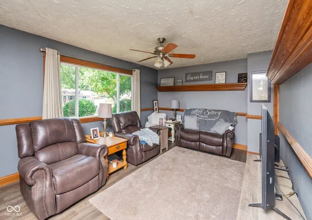 Photo 3 of Sale Pending at 4519 Rainbow Ct, Indianapolis, IN 46221 | MLS# 22117661 | Listing updated on 2026-09-08