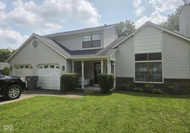 Photo 3 of Single family home for sale at 6391 Crimson Cir E Dr, Indianapolis, IN 46227 | MLS# 22117671 | Listing updated on 2026-10-02