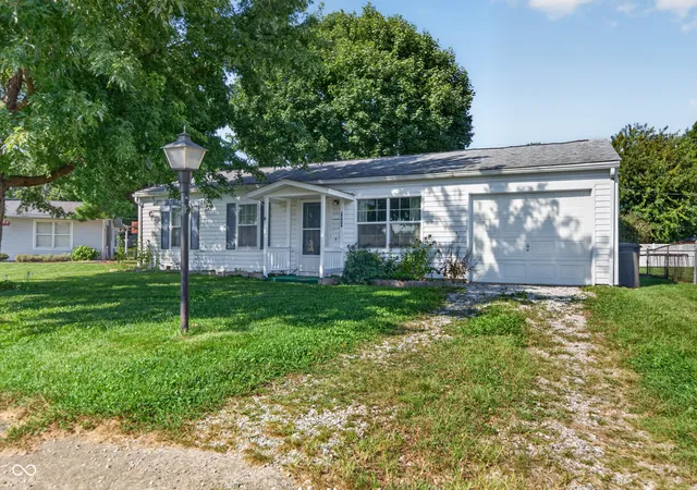Photo 2 of Single family home for sale at 1522 Wilkie Ct, Elwood, IN 46036 | MLS# 22117687 | Listing updated on 2026-09-16