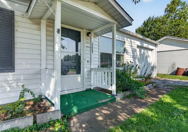 Photo 3 of Single family home for sale at 1522 Wilkie Ct, Elwood, IN 46036 | MLS# 22117687 | Listing updated on 2026-09-16