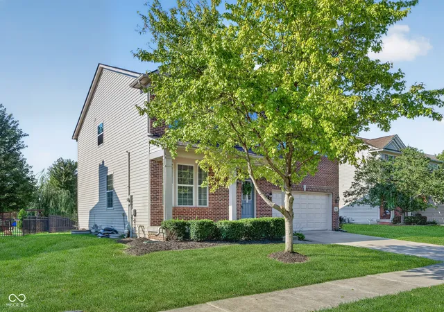 Photo 3 of Single family home for sale at 541 Stafford Dr, Westfield, IN 46074 | MLS# 22117694 | Listing updated on 2026-10-02