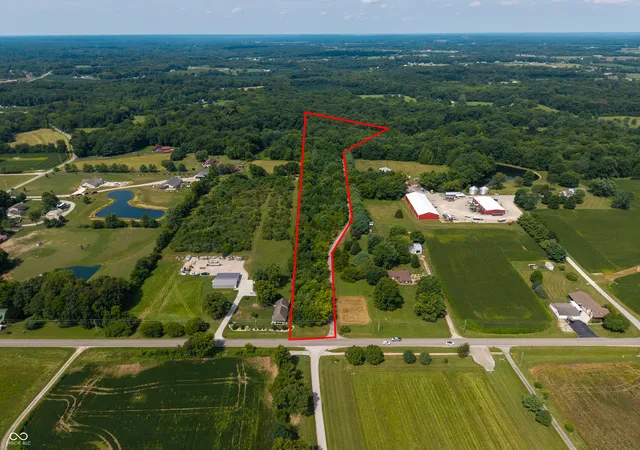 2nd image of 3299 3201 W Bear Claw Rd, Trafalgar, IN 46181 | MLS# 22117702