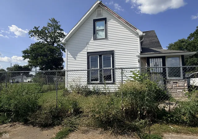 1st image of 1414 E 8th St, Muncie, IN 47302 | MLS# 22117704