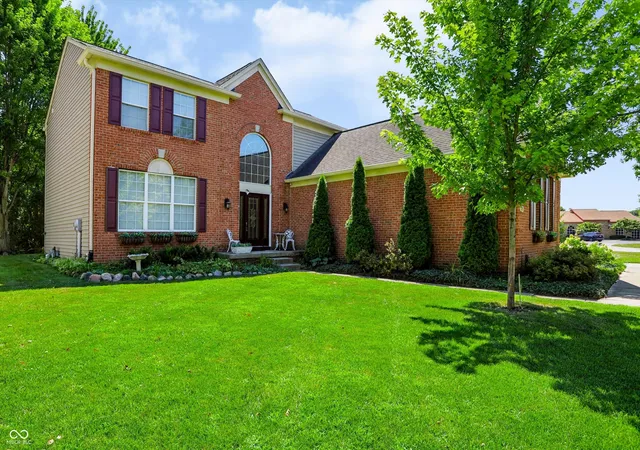 2nd image of 7761 Prairie View Dr, Indianapolis, IN 46256 | MLS# 22117708
