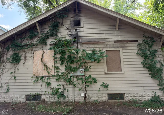 Photo 2 of Sale Pending at 714 Congress Ave, Indianapolis, IN 46208 | MLS# 22117709 | Listing updated on 2026-08-30