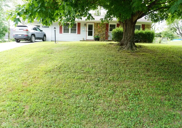 Photo 1 of Sale Pending at 4333 N Brookwood Dr, Bloomington, IN 47404 | MLS# 22117713 | Listing updated on 2026-09-23