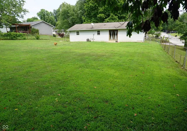 Photo 3 of Sale Pending at 4333 N Brookwood Dr, Bloomington, IN 47404 | MLS# 22117713 | Listing updated on 2026-09-23