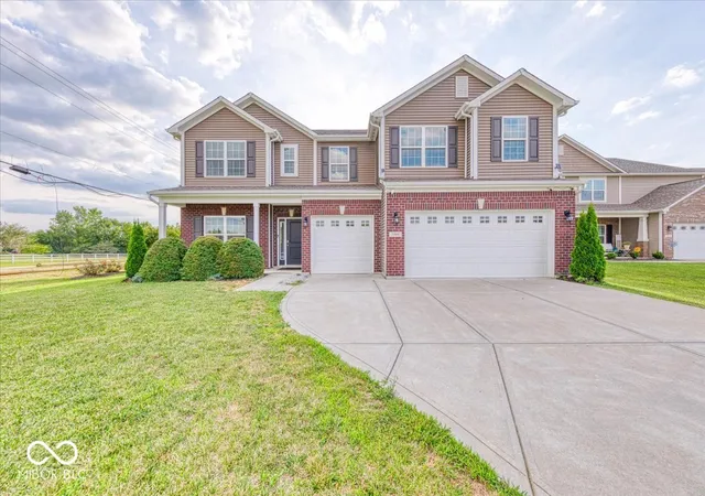 1st image of 1986 Devonshire Ave, Avon, IN 46123 | MLS# 22117720