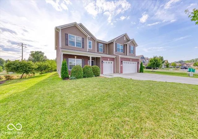 Photo 3 of Sale Pending at 1986 Devonshire Ave, Avon, IN 46123 | MLS# 22117720 | Listing updated on 2026-09-22
