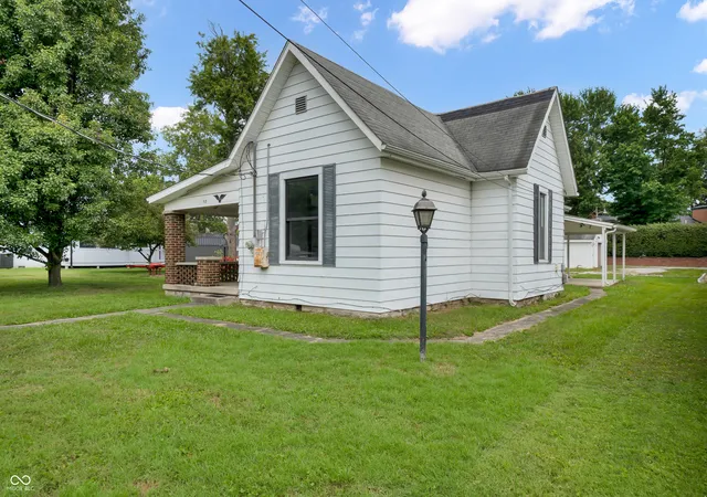 Photo 2 of Sale Pending at 117 W College St, North Vernon, IN 47265 | MLS# 22117724 | Listing updated on 2026-08-24