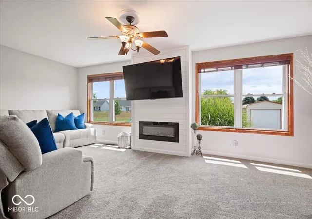 Photo 3 of Single family home for sale at 1187 E New Rd, Greenfield, IN 46140 | MLS# 22117731 | Listing updated on 2026-08-05