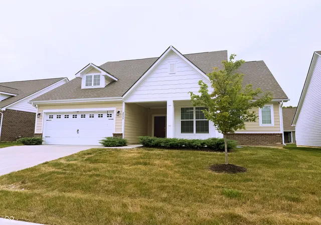 Photo 2 of Single family home for sale at 2538 Riviera Pl, Greenwood, IN 46143 | MLS# 22117742 | Listing updated on 2026-08-07