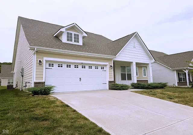 Photo 3 of Single family home for sale at 2538 Riviera Pl, Greenwood, IN 46143 | MLS# 22117742 | Listing updated on 2026-08-07