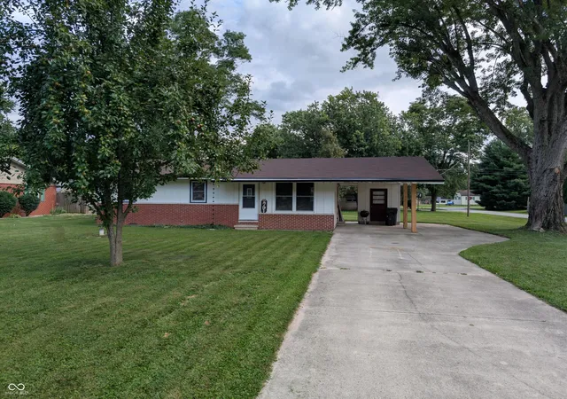 1st image of 2791 Woodlawn Dr, Anderson, IN 46013 | MLS# 22117748