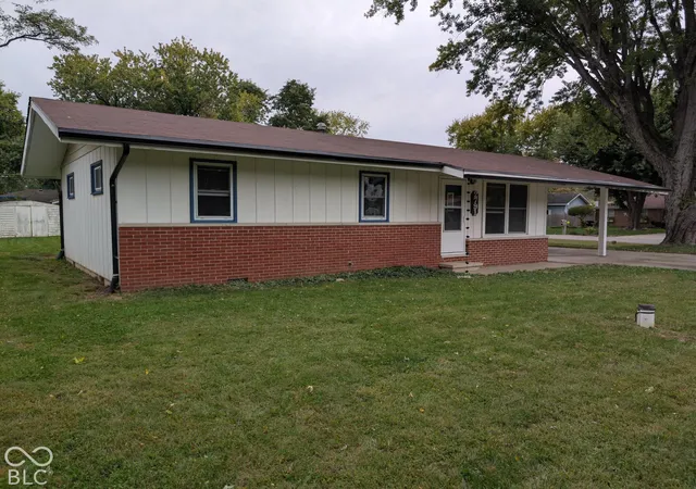 Photo 2 of Single family home for sale at 2791 Woodlawn Dr, Anderson, IN 46013 | MLS# 22117748 | Listing updated on 2026-10-15