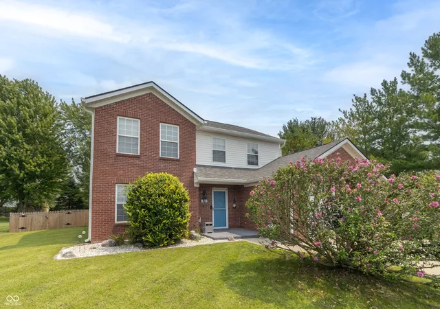 2nd image of 461 Founders Dr, Greenfield, IN 46140 | MLS# 22117765