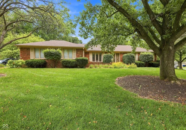 2nd image of 11105 Wood Ct, Carmel, IN 46033 | MLS# 22117776