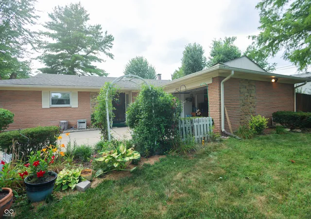 1st image of 6912 S New Jersey St, Indianapolis, IN 46227 | MLS# 22117781
